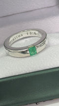 Anillo de Hombre en Plata con Esmeralda Natural – Diseño Bisel Cuadrado