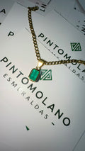 Dije en Oro con Esmeralda 8mm x 5mm