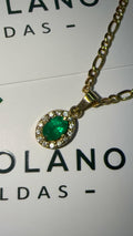 Dije en Oro con Esmeralda Ovalada y Diamantes
