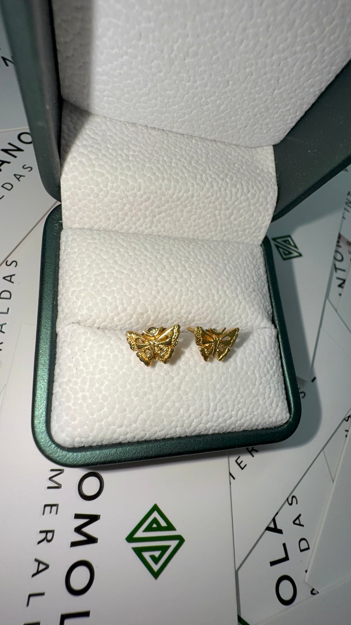 Aretes en Oro de Mariposa