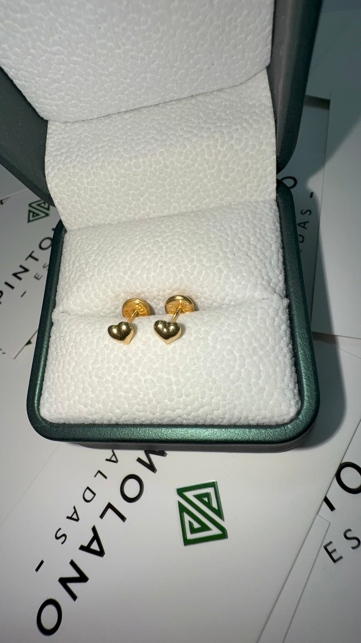 Aretes en Oro Corazón Pequeño