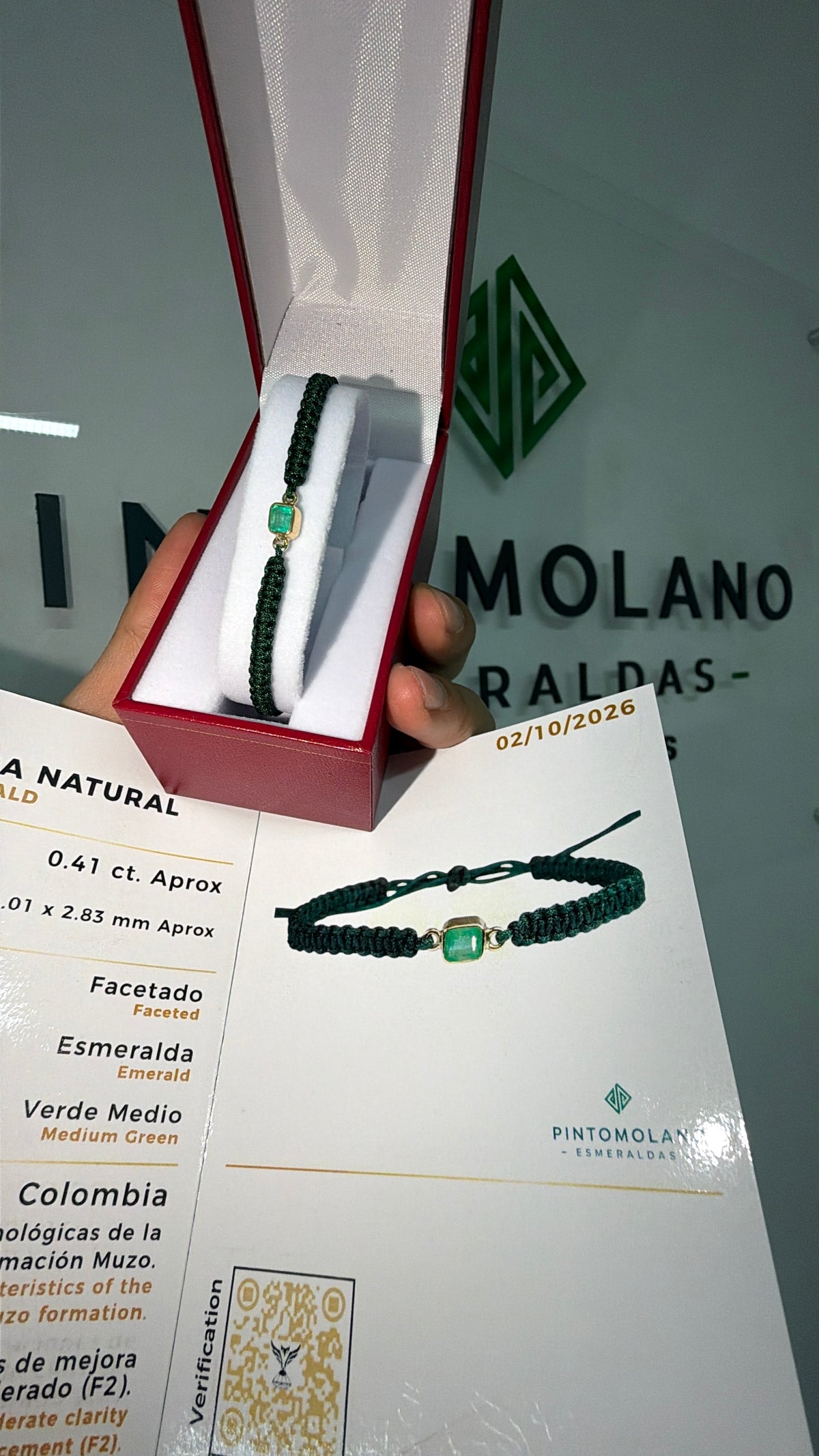 Pulsera Tejida Con Esmeralda Central
