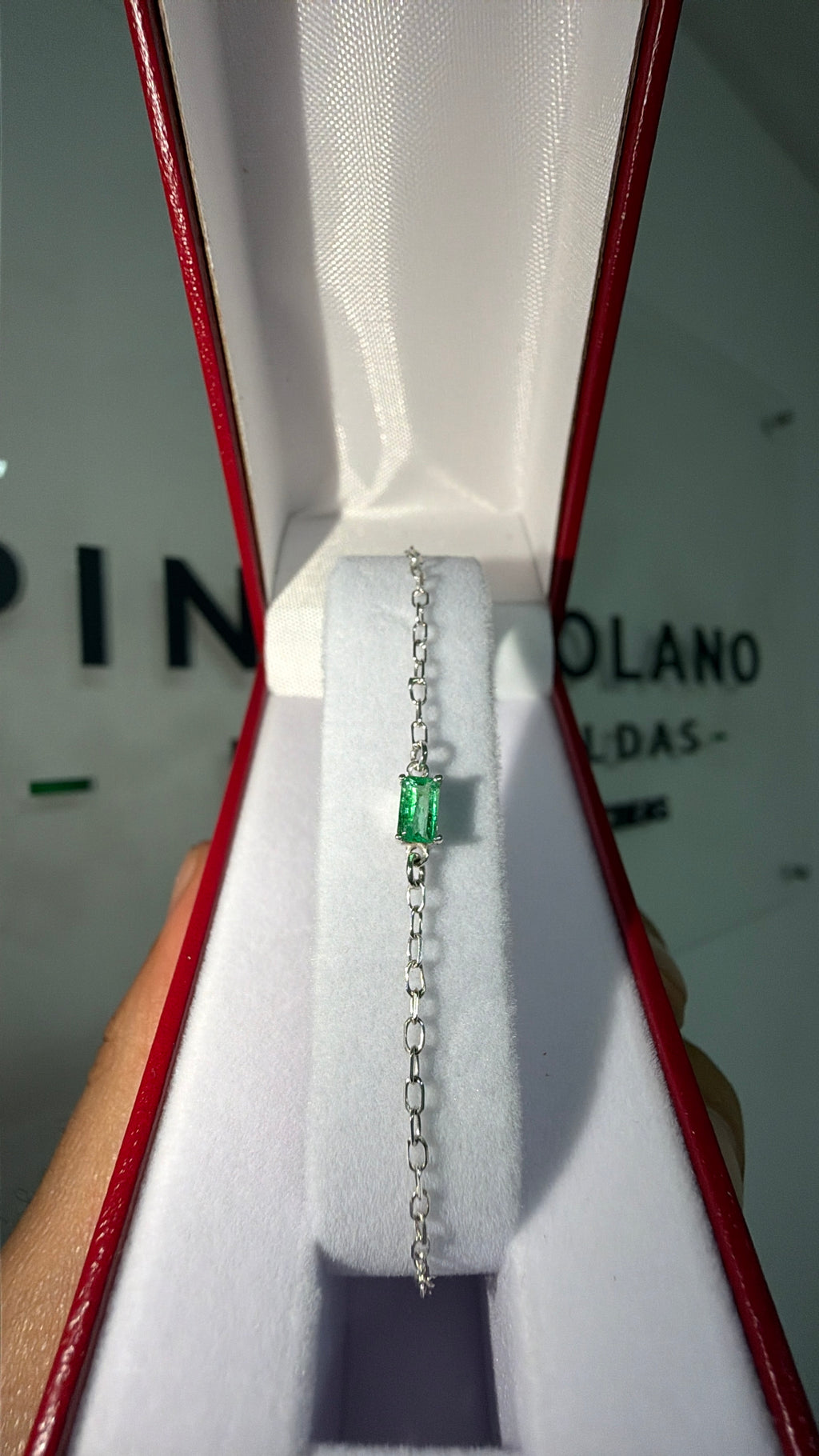 Pulsera Con Esmeralda Central en Plata