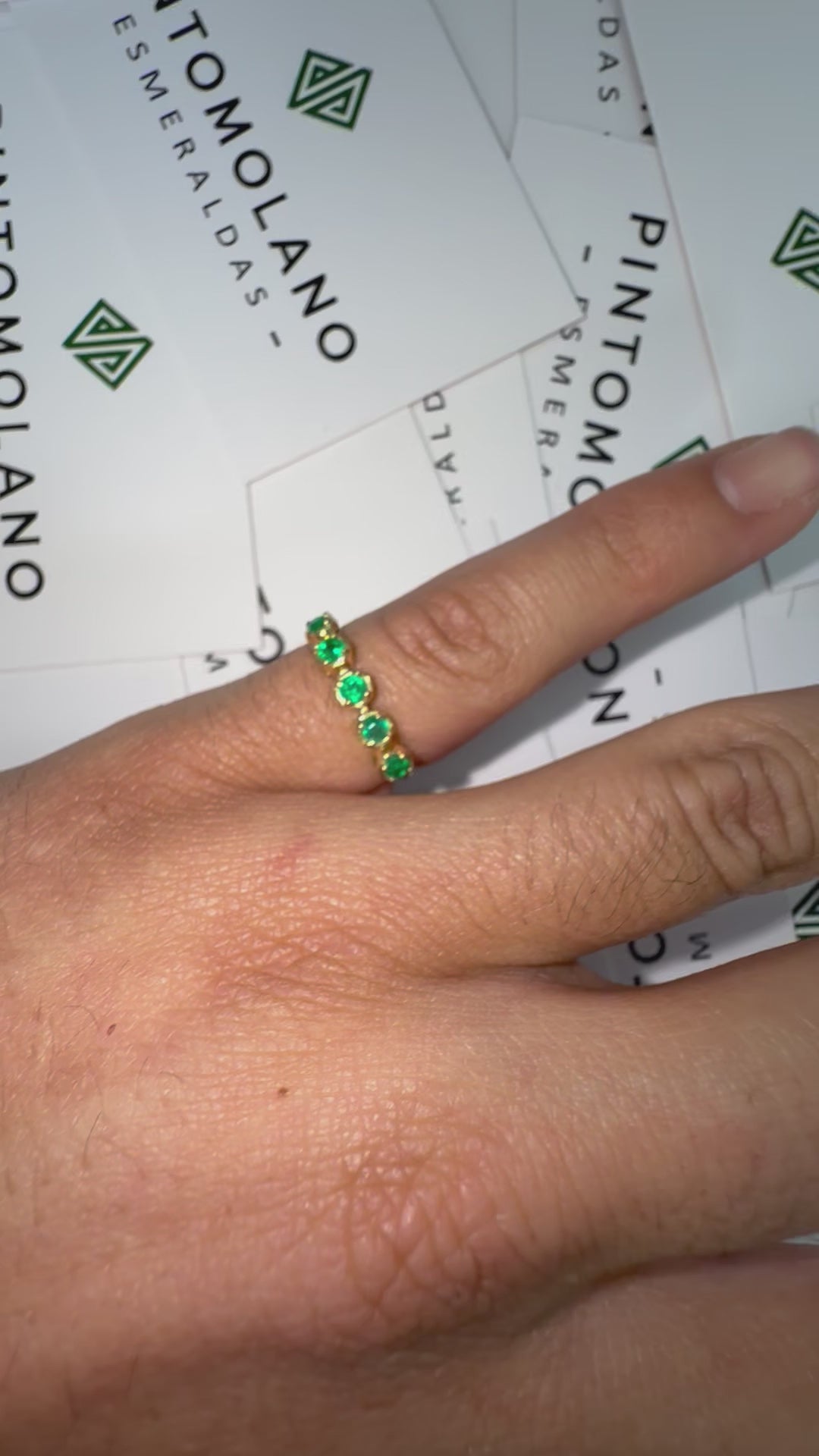Anillo Churumbela en Oro con Esmeralda - Disponible Para Fabricación