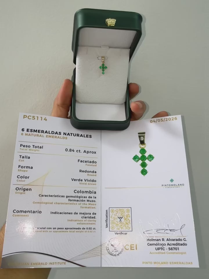 Dije De Cruz con Esmeraldas y Un Diamante (Disponible para Fabricación)