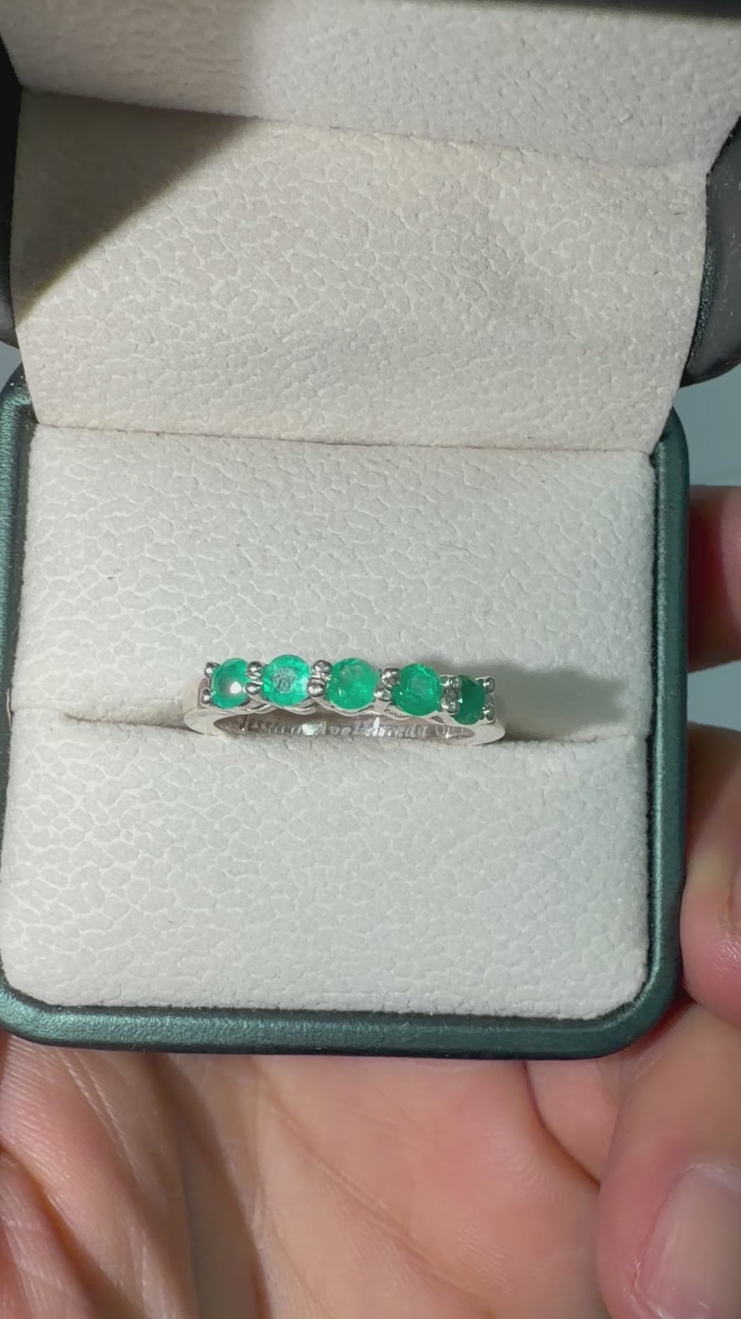 Anillo churumbela con 5 Esmeraldas
