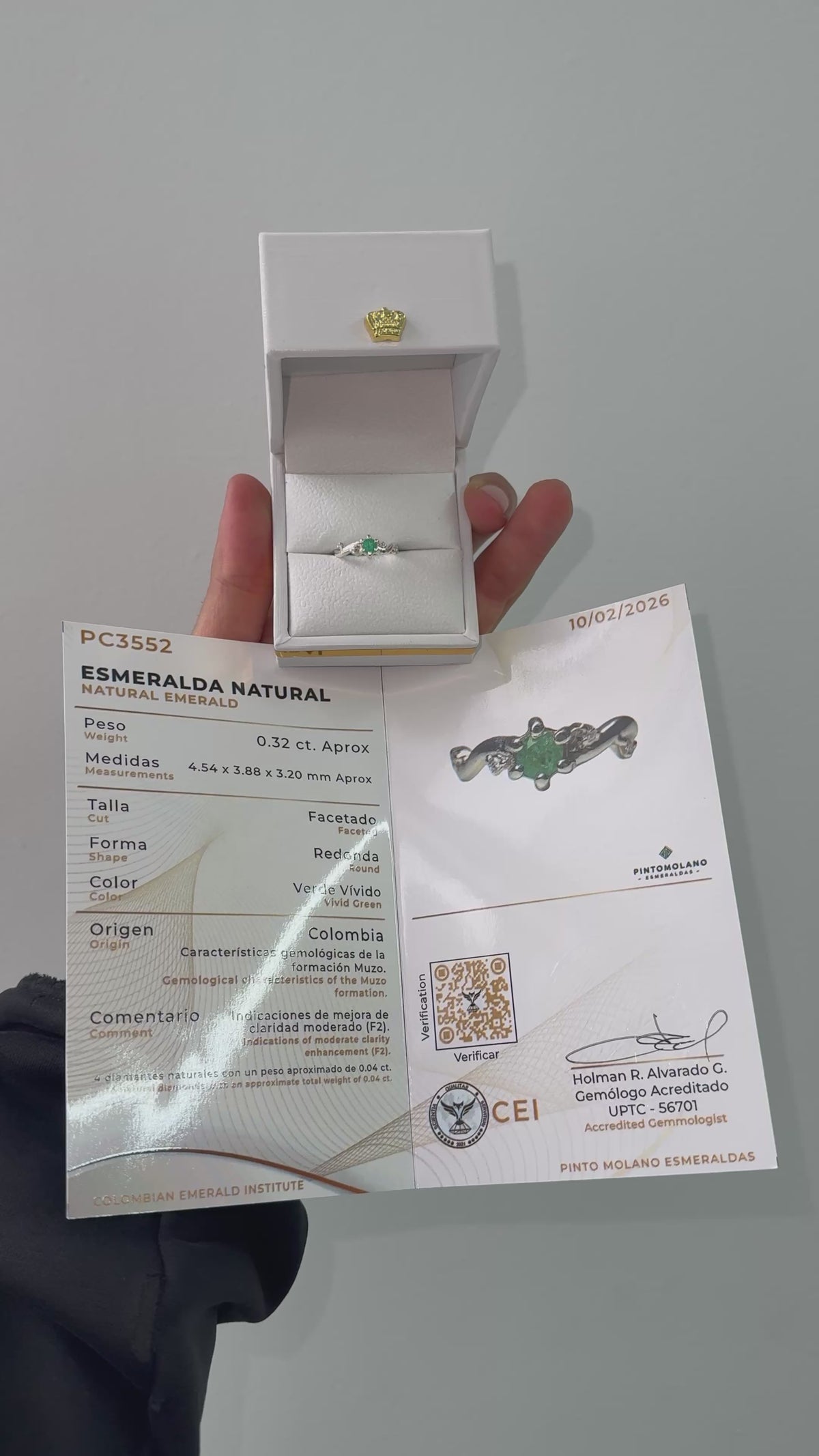 Anillo en Plata con Cuatro Diamantes Naturales